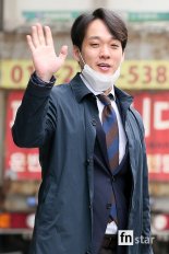 [포토] 미라클라스 김주택, ‘스위트한 출근인사’