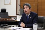 이인영, 재계 관계자 불러 '남북경협' 추진 논의