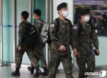 軍 "수도권 등 2단계 지역, 지휘관 판단으로 휴가 제한 가능"