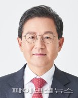 '라임펀드 계속 팔라' 윤갑근 前고검장 1심 징역 3년
