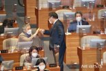 [속보] '대북전단 살포 금지' 남북관계발전법, 국회 본회의 통과