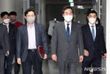 與 "이익공유제, 사회정책 포괄··복지모델도 연계"