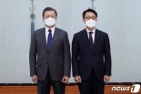 文 "공수처, 정말 기대 커"...김진욱 "檢 수사 관행 변할 것"