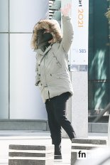 [포토] 바비킴, ‘스웨그 가득한 손인사’
