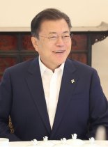 [속보]文대통령 "韓 국제적 위상과 역할 매우 높아지고 커져"