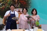 "완도 전복, 많이 사주세요"..지역채널 깜짝등장한 장관