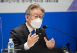 [속보]이재명 "비필수부동산 대출 만기연장 제한, 과세이연제 도입"