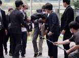 '전자발찌 살해범' 피해자 카드로 핸드폰 구입..경찰 '신상공개' 검토