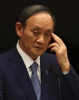 1년만에 그만두는 스가 일본 총리..왜 사임?
