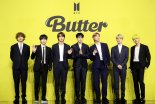 BTS '버터' 리믹스 새 버전으로 빌보드 '핫 100' 1위 탈환