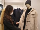 양털 부츠·떡볶이 코트 인기에.. 신세계百, 패션 카테고리 신장