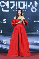 '깜짝 결혼' 이하늬 임신 "6월 출산 예정"