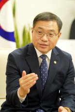 "산림경영시대, 임업인도 '3중 소득' 받는 구조 만들겠다" [fn이 만난 사람]