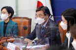사퇴 요구 일축한 윤호중..."피부로 느낄 변화 만들겠다"
