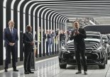테슬라 獨 기가팩토리 첫 출고식…유럽 전기車 1위 탈환 시동