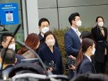 [현장]박근혜 前대통령 퇴원..“5년만에 인사드린다..건강 많이 회복돼”(종합)