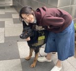 청치마에 후드티 안경 쓴 김건희 여사 개 끌어안고...공개 활동 임박?
