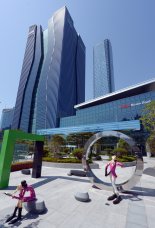 2025년까지 총자산 100조 목표… 동남권 메가뱅크 꿈꾼다