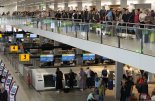 유럽-미국 공항들, 코로나 '보복 여행'에 휴가철 겹치며 마비