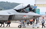 '한국형 전투기' KF-21 오늘 이륙...항공산업 새 역사 쓴다