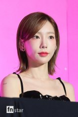 [포토] 소녀시대 태연, '오늘은 솔로 아닌 그룹 멤버'