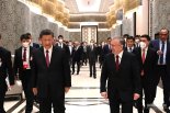 32개월만의 외출 시진핑, 12개국 정상과 회담 광폭 외교전