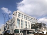 비아그라 먹고 초등생 성폭행 한 80대 은퇴 공무원 '징역 20년' 구형