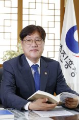 "쌀가루 가공산업 기반 구축해 쌀 소비 촉진할 것" [특별 인터뷰]