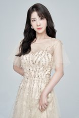 '트로트 신예' 한봄, ‘부산국제영화제’ 전야제 출격…‘특별 무대’