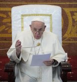 프란치스코 교황 "포르노물 유혹 떨쳐라..젊은 사제 수녀들까지 노출”