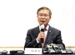 고용장관 "외국인력 조선업 최우선 배분...특별연장근로 확대"