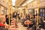 런던 지하철에서 바지 벗은 수백명 승객.."부끄러워 마세요"