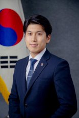 [fn이사람] "높아진 보호무역 장벽… 경제외교로 韓기업 도울 것"