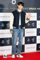 [포토] 샤이니 민호, '봄을 재촉하는 캠퍼스룩'