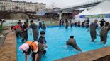 "인삼 송어맛 끝내줘요"...홍천강 꽁꽁축제 개막 이틀째 '성황'