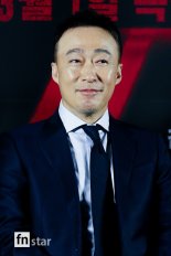 [포토] 이성민, '웃음으로 감춘 대외비'