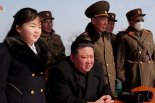 김정은, 다시금 핵 위협…"핵 공격태세 완비할 때 전쟁억제"