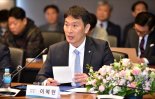 이복현, 불법외화 송금 CEO 제재엔 "신중해야" 한은과 갈등설은 "오해"