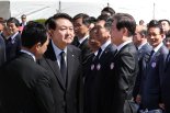 [속보]尹대통령 "허위 선동·가짜뉴스가 민주적 의사결정 시스템 왜곡"