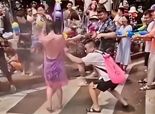 "젖기 싫었다"..생리중 여성에게 물총 쏘고 옷 찢어...中축제, 성희롱 '논란'