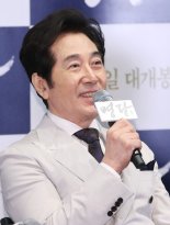 배우 백윤식, '前 연인 에세이' 출판·판매금지 소송 1심 오늘 선고