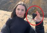 12세 소녀가 英해변서 발견한 '거대한' 이빨..."보자마자 직감"