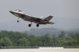 독수리와 충돌한 공군 'F-35A' 수리비만 1100억원… 폐기 검토
