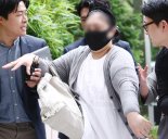 '140억대 상품권 사기' 맘카페 운영자 구속..취재진에 화풀이?