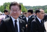 "무슨 낯짝" 사과한 野권칠승...천안함장 “한 대 치고 싶었다”