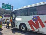 [종합1]  홍천서 수학여행 버스 7중 추돌 사고… "버스운전사가 졸음운전"