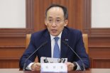 "밀 싸졌으니 라면 값도 내려"..업계에 경고날린 부총리
