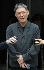 '여성 강제추행' 혐의 유튜버 김용호..검찰,징역 1년 구형
