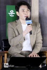 [포토] 류승완, '영화 밀수 연출가'