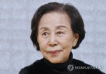 '고가 골프채 수수' 배우 손숙, 청탁금지법 위반 송치